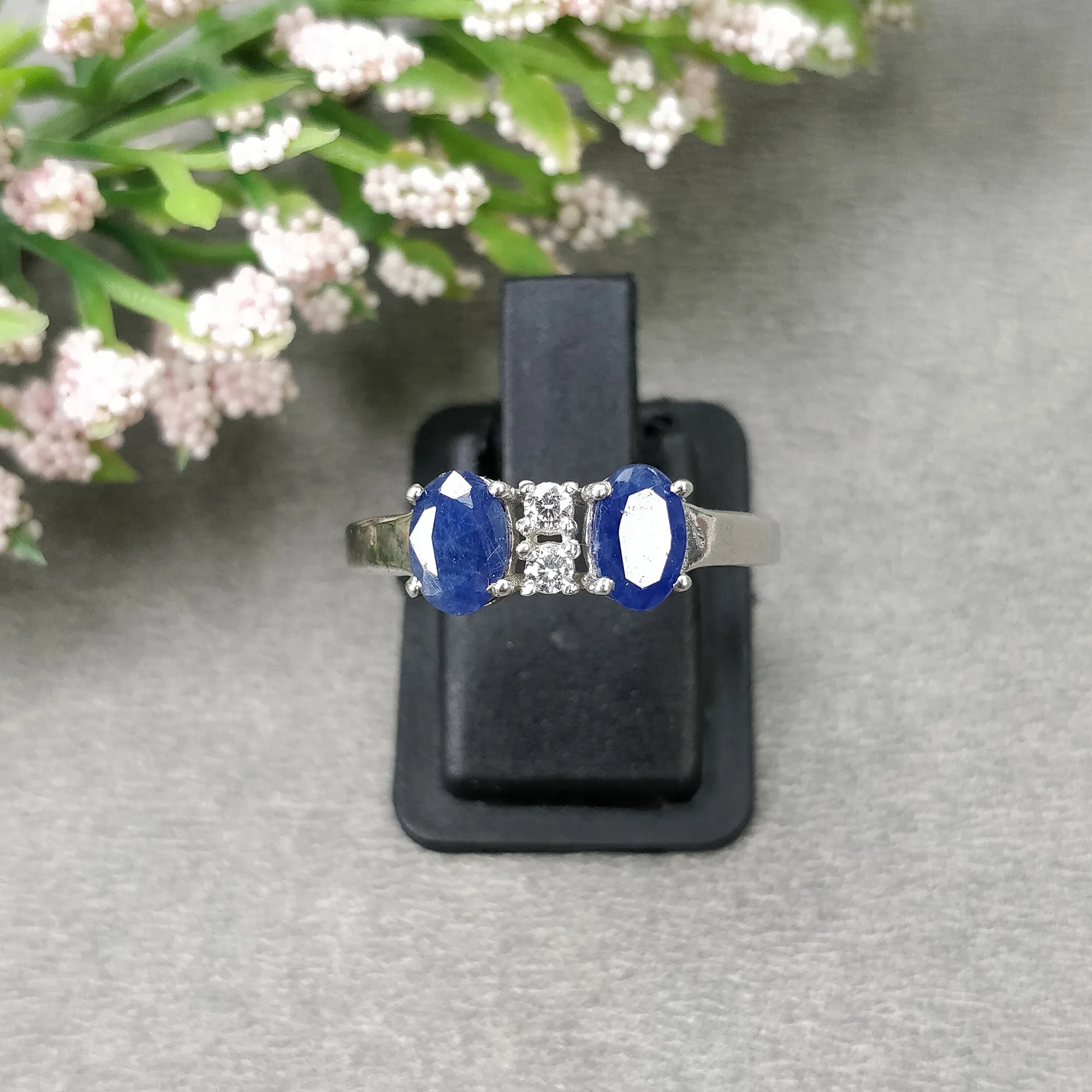 925 Sterling Silver Ring : 2.910gms Natural BLUE SAPPHIRE Gemstone With CZ Oval Normal Cut Prong Set Unisex Ring 7.5US