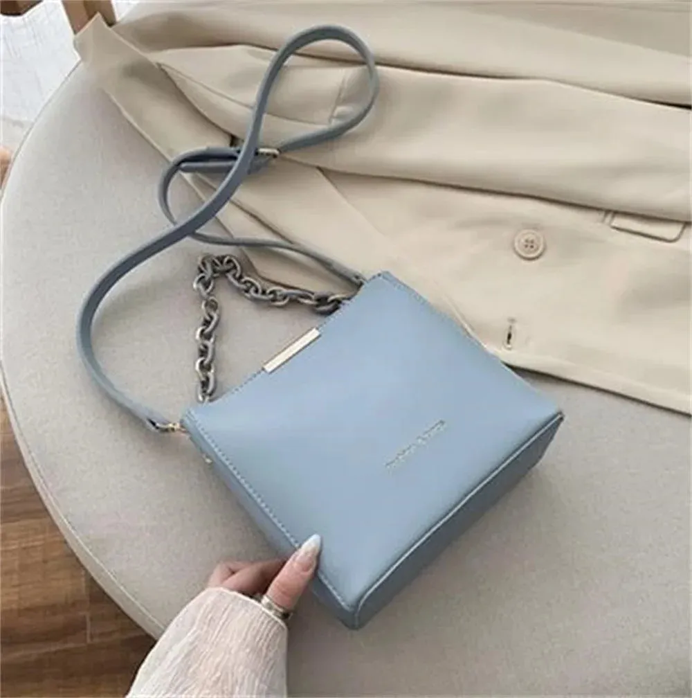 Fashion Chain Bag Versatile Crossbody Shoulder Bags Leisure White Bucket Luxury Handbag for WomenLadies Small Square Bag Totes